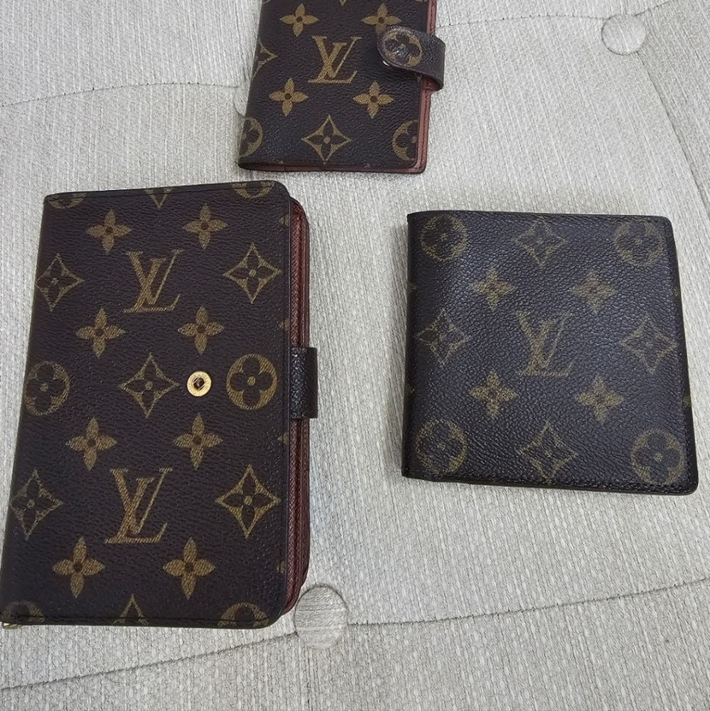 Authentic Louis Vuitton Wallets in Bundle